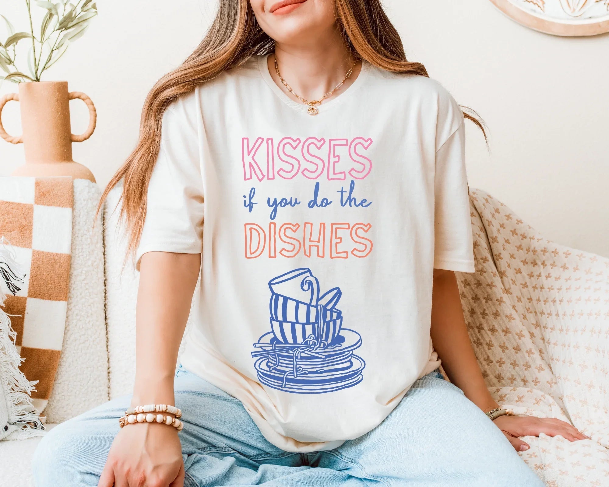 Kisses If You Do the Dishes Shirt, Funny Line Art Graphic Tee, Minimalist Aesthetic T-Shirt, Cute Wife Gift, Cozy Neutral Kitchen Shirt